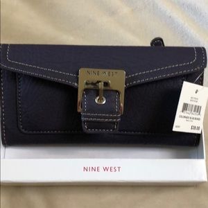 Nine West wallet UNUSED AND STILL IN BOX!